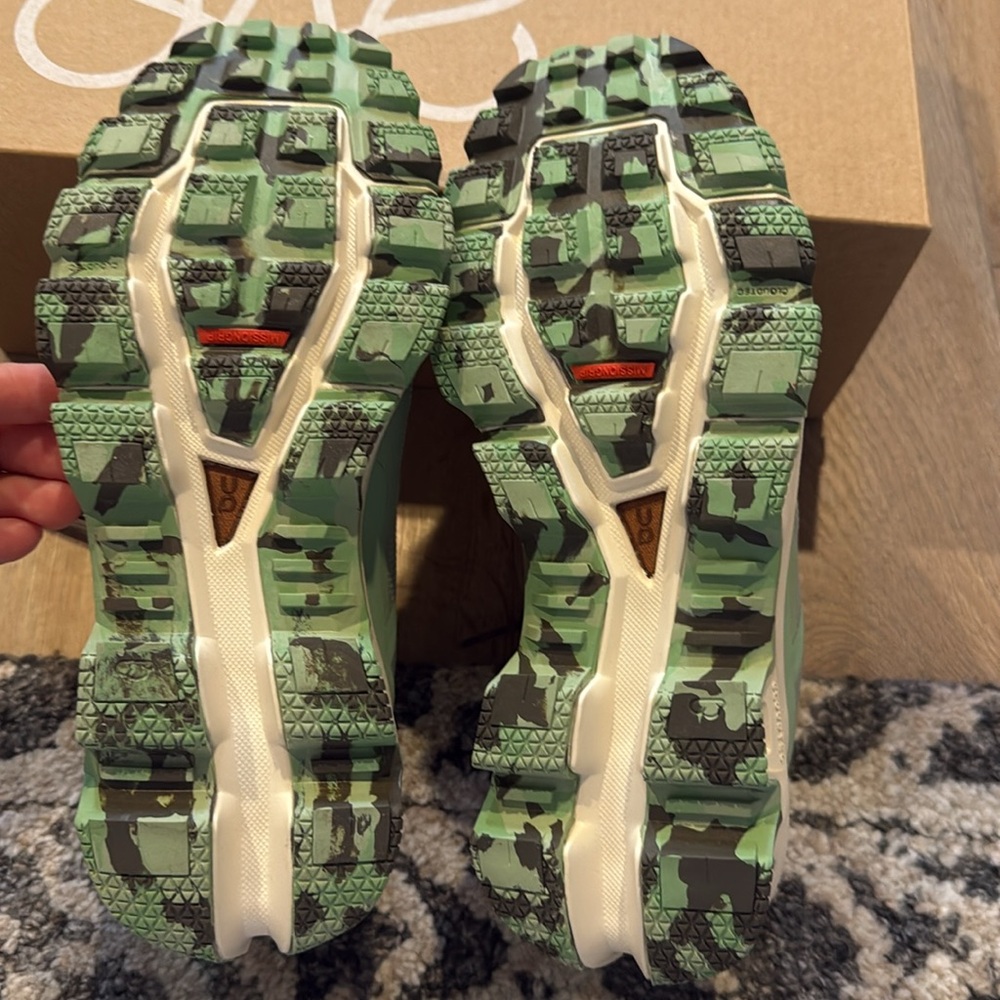 New Loewe Cloudventure Pale Green and Gray Sneakers - Picture 9 of 9